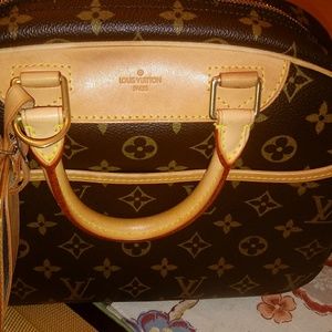 Authentic Louis Vitton